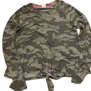 No Boundaries size medium woman’s camouflage long sleeve shirt- green and brown